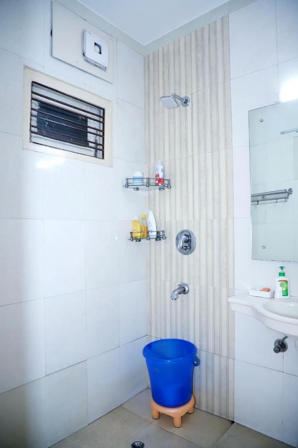 Divine India Service 2bhk 1a Saket * New Delhi