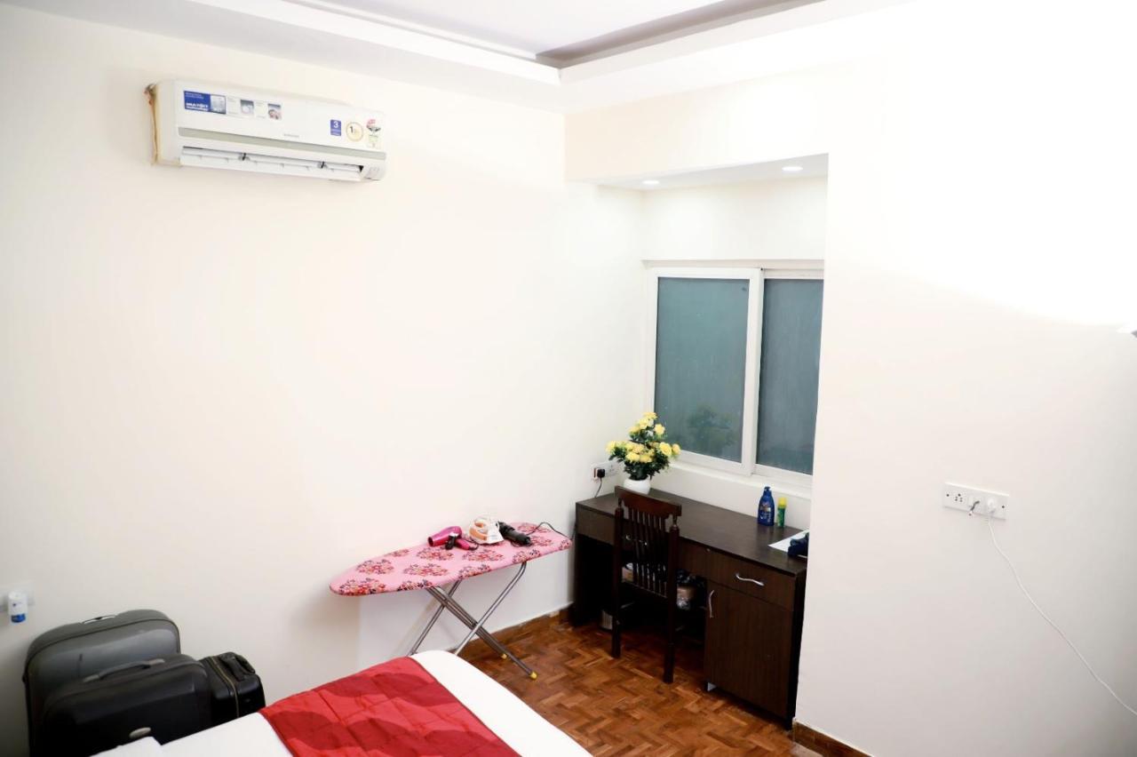 Apartment Divine India Service 2bhk 1a Saket *