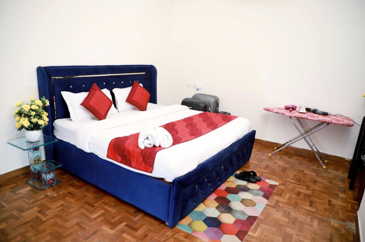 Apartment Divine India Service 2bhk 1a Saket