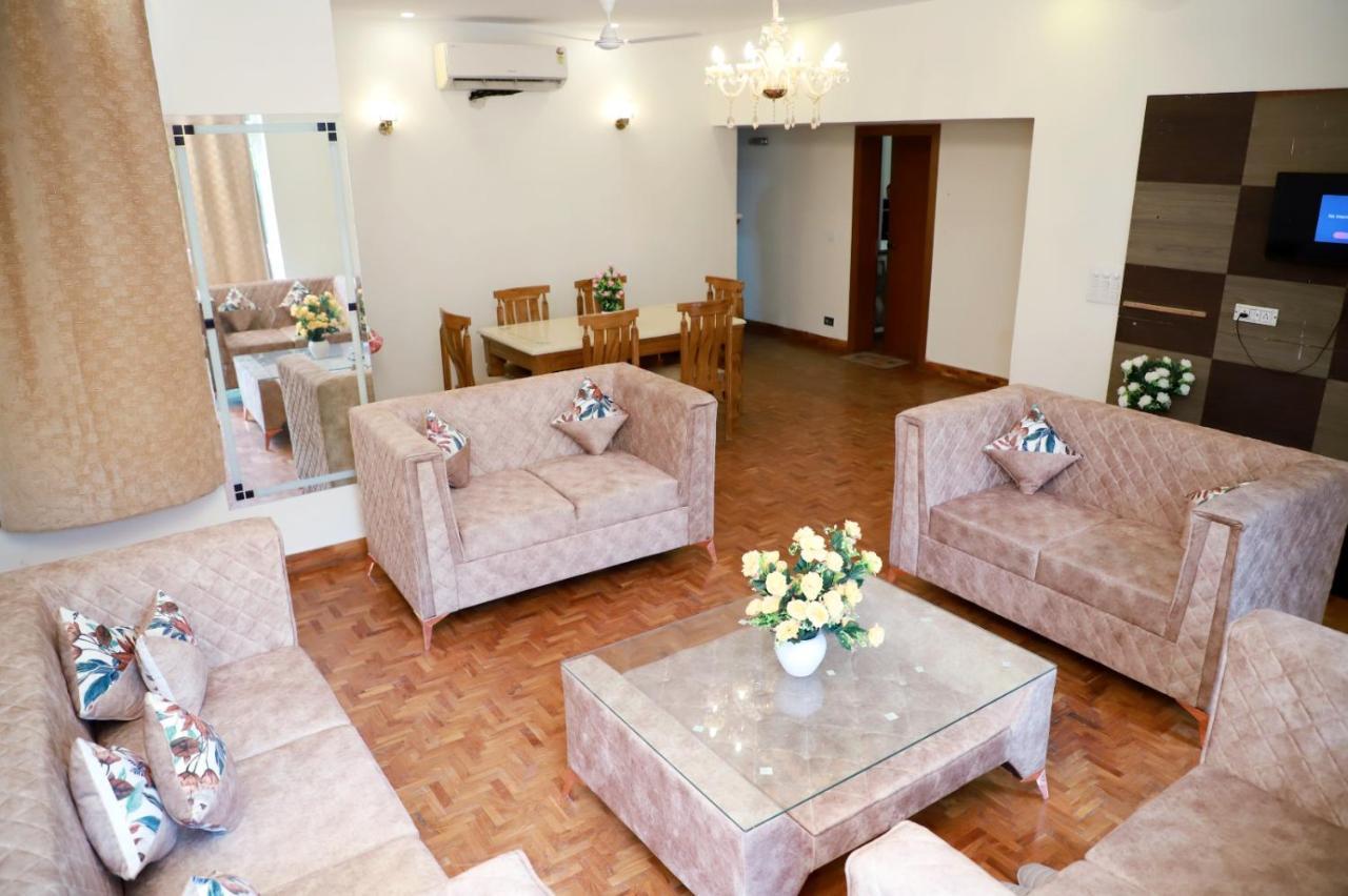 Divine India Service 2bhk 1a Saket Apartment *